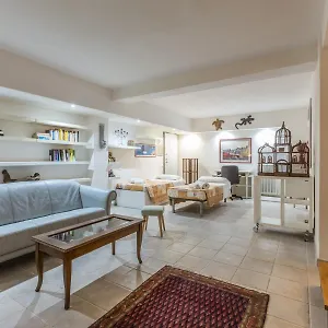  Appartamento All'ombra Della Luna, By Short Holidays