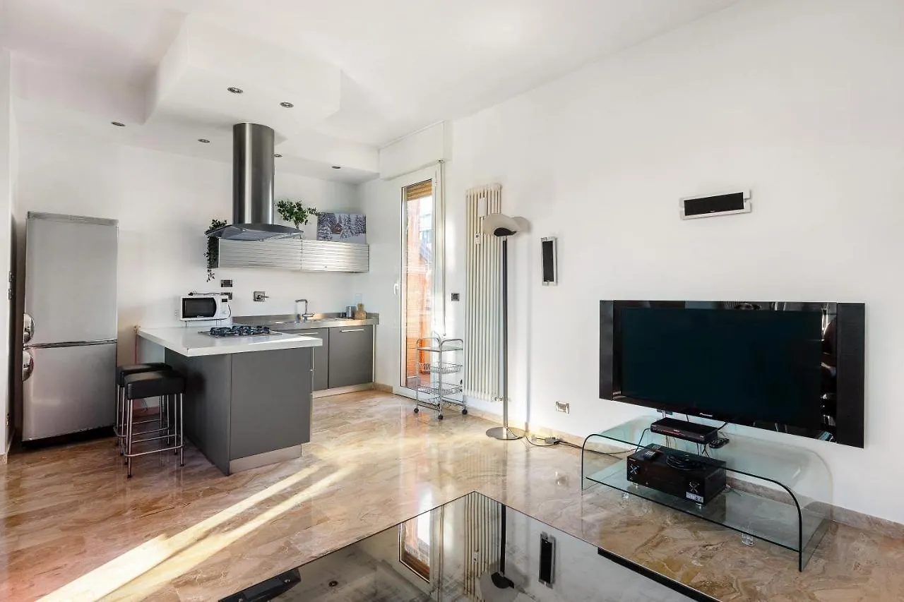 051 Living Daire Bolonya İtalya